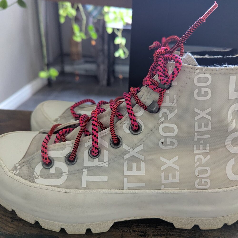 Converse GORE-TEX White High-Top Ankle Boots with Pink/Black Laces